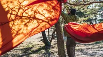 Hamak turystyczny Lesovik Duch wykonany jest z cienkiego i lekkiego, ale bardzo mocnego materiału - udźwig hamaka wynosi do 250 kg