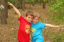 T-shirt dziecięcy SuperZuch w dwóch kolorach - niebieskim i czerwonym