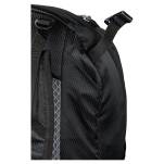 Czarny plecak Kingston 30 oferuje klasyczny i sportowy styl