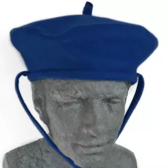 Granatowy beret zuchowy