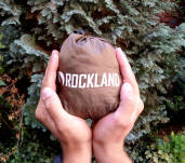 Po złożeniu hamak Rockland Redwood jest bardzo mały