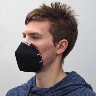 Dwuwarstwowa maseczka na twarz - wielokrotnego użytku - czarna z różowym przeszyciem