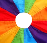 Chusta jest mocna i trwała, uszyta z dużą starannością.