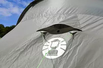 Otwór wentylacyjny sypialni. 