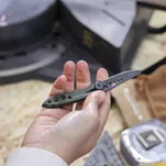 LEATHERMAN Skeletool KB - lekki nóż turystyczny - Onyx - 5