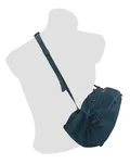 Górną klapę plecaka możemy odpiąć i używać jako praktycznej torby na ramię lub nerki na pas