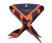 Chusta z haftem pozwala wyróżnić osoby pełniące ważną rolę w środowisku.