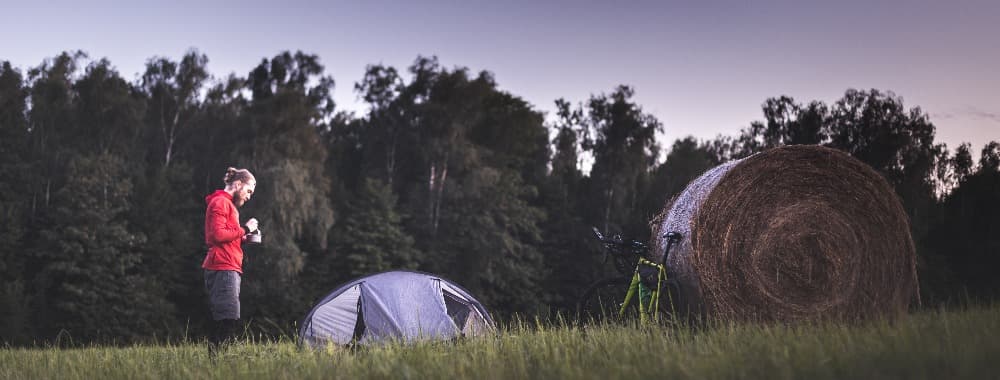 trekn eat pikantne danie węgierskie z wołowiną i makaronem jedzenie liofilizowane